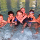 Kinder-Schwimmen Anfängergruppe mit Schwimmtrainer